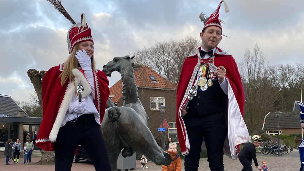 Prins Sten regeert samen met Jeugdprinses Maud over Hakkersdonk